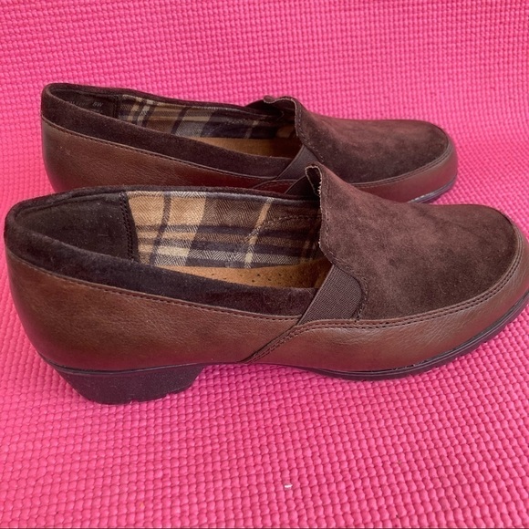 Naturalizer Shoes - Women’s Naturalizer N5 loafer style size 8 color Brown